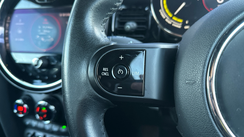 MINI Hatchback 135kW Cooper S Level 2 33kWh 3dr Auto Electric Hatchback